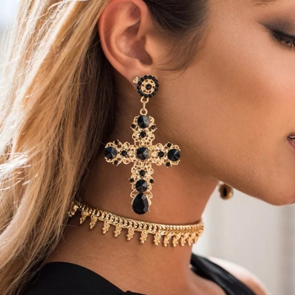 Jewelry - 🎉NEW FASHION 🎉🎀Boho Cross Crystal Drop Earrings
